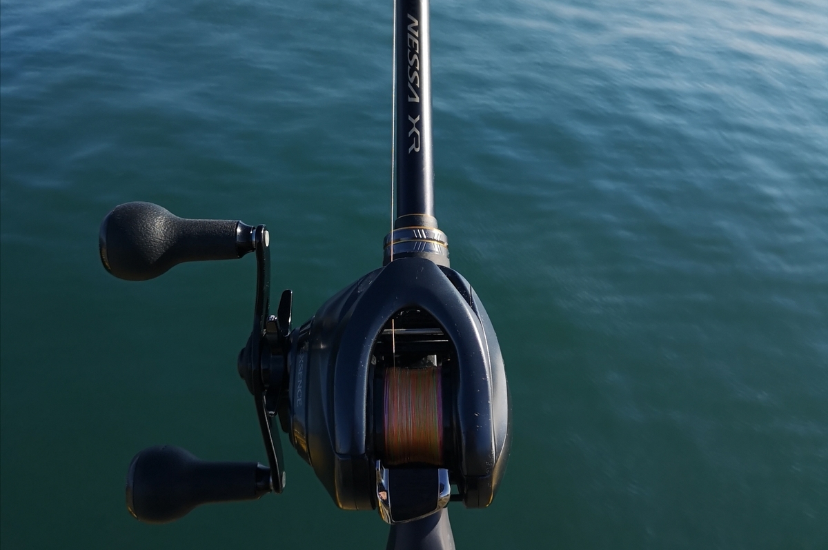 ネッサXR 17エクスセンスDCセット ネッサXR』がシマノから登場！ カーボンモノコックグリップ搭載のハイスペックサーフロッドに注目！ | TSURI HACK[釣りハック]