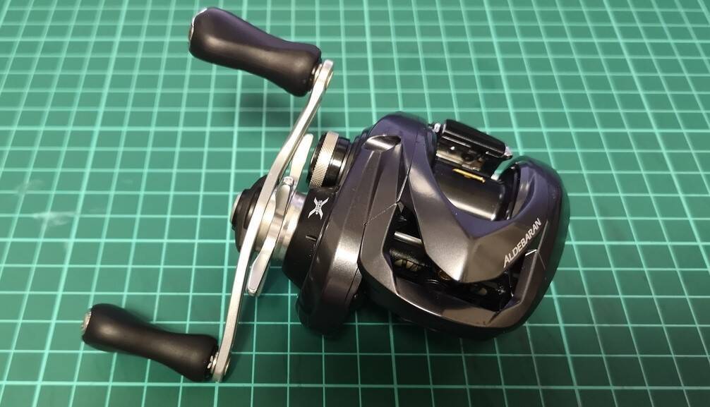 シマノ　15アルデバラン　50HG シマノ(SHIMANO) 15アルデバラン 50HG RIGHT(右) ○廃番 完売しました