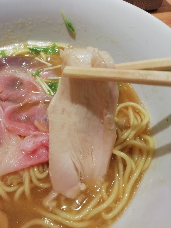 麺屋れんしんさんの低温調理鶏チャーシュー