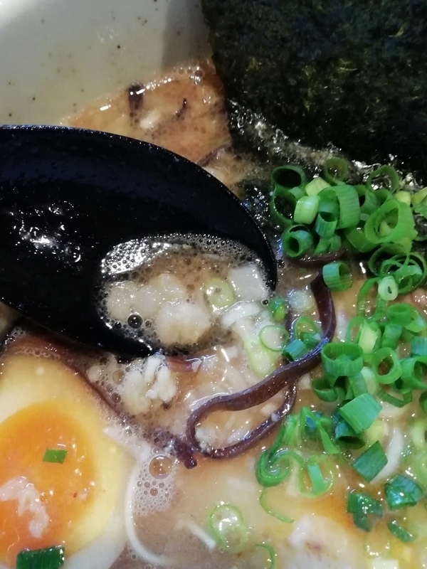 f:id:gaikotsublog:20190506084606j:plain:h350 いちご家さんの醤油豚骨らーめんのスープ