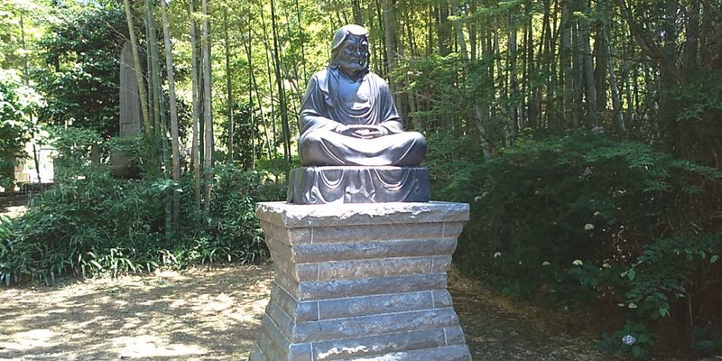 石段を昇った先の絶景、鎌倉建長寺の最奥【半僧坊】で天狗像＆展望を