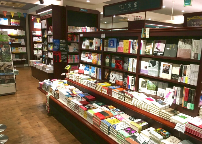 東京都内にあるブックカフェ、Paper Back Cafeの紹介