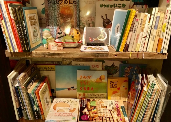 東京都内にあるブックカフェ、ブックカフェデイズの紹介と内観