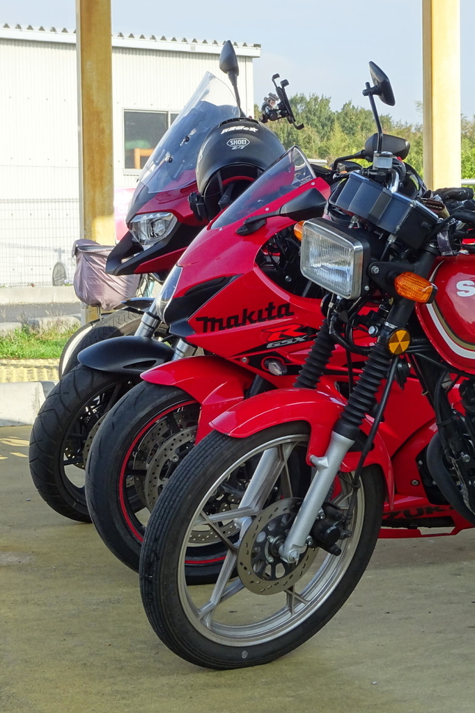 赤いバイク軍団でうどん屋巡りプチツー 蒼天快走記