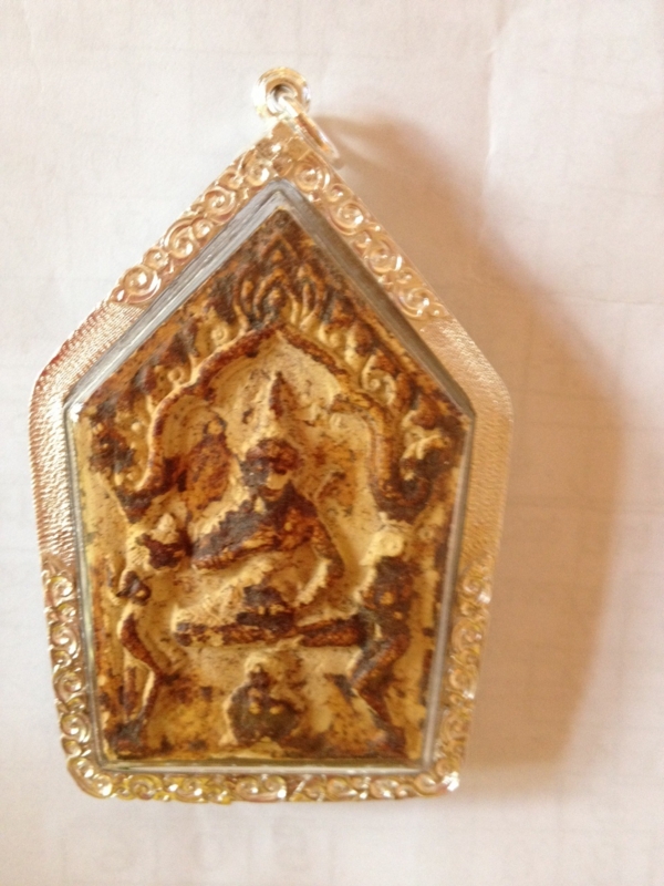 伝説のクメール魔術強力クンペーンプラクルアンお守り