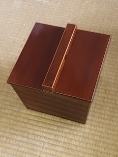 美品 茶道具 飛騨春慶塗 釣瓶水指 紙箱 春慶塗釣瓶水指 紙箱／飛騨春慶塗 つるべ お茶道具 - メルカリ