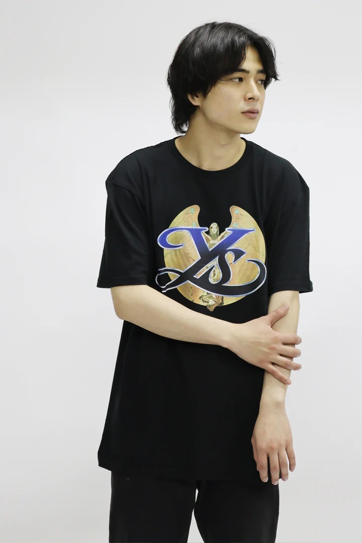 イース Tシャツ