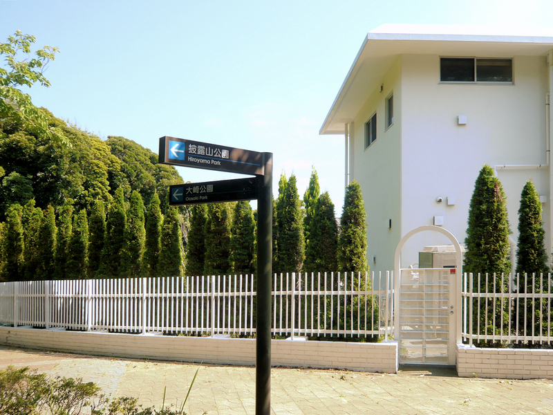 披露山庭園住宅団地 Garadanikki