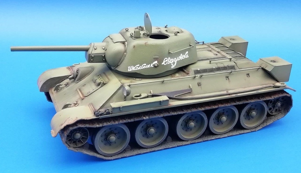 1/35 T-34/85 ソ連軍中戦車 組立塗装済完成品 1⁄