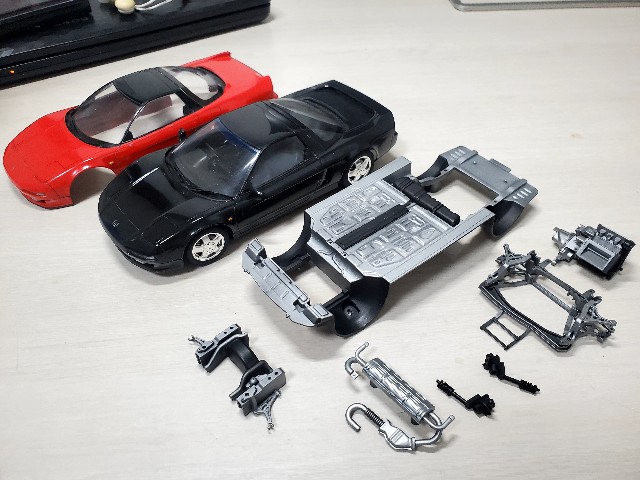 部品取りのNSXのシャーシで遊ぶ - 晩酌モデラー日記