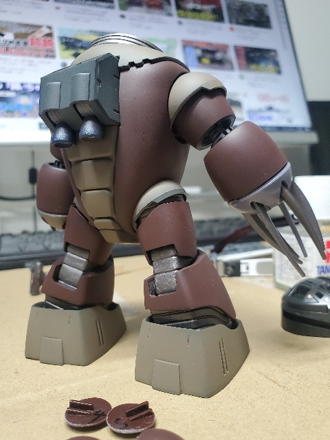 アッガイ⑧頭部の塗装 - 晩酌モデラー日記