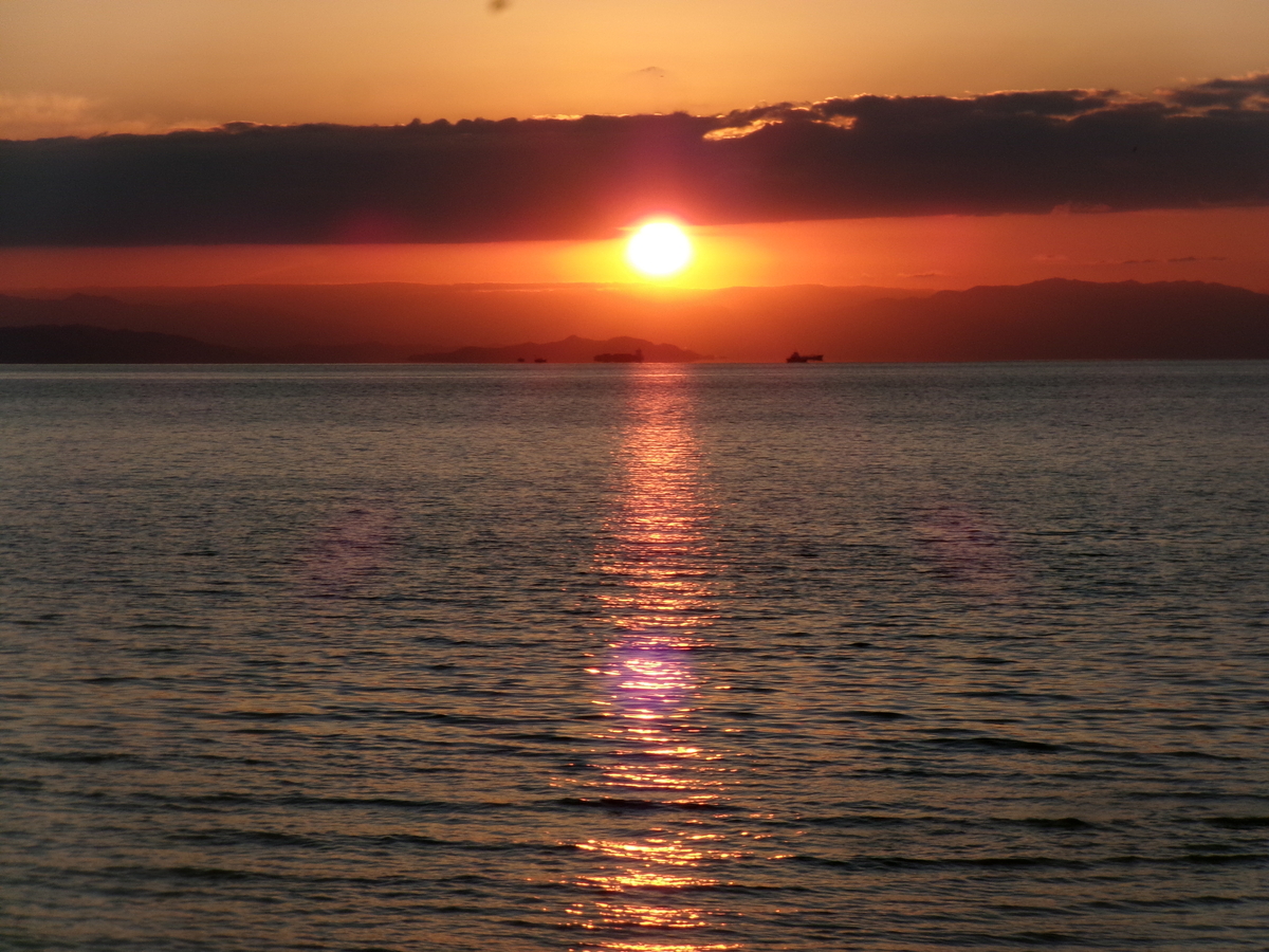 瀬戸内の夕日はいつ見てもいい - 剣持雅舟のブログ