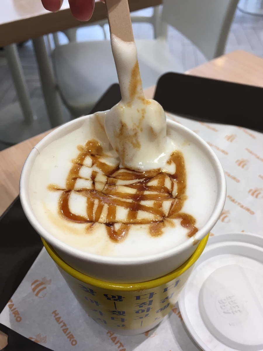 弘大のアイスバー入りコーヒー