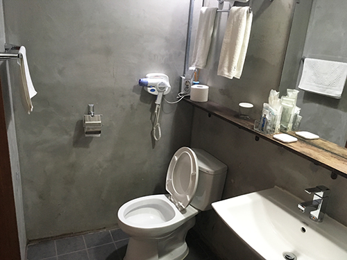 ホテルファクトリー201号室のバスルーム