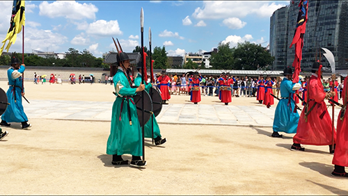 景福宮守門将交代儀式入場行進