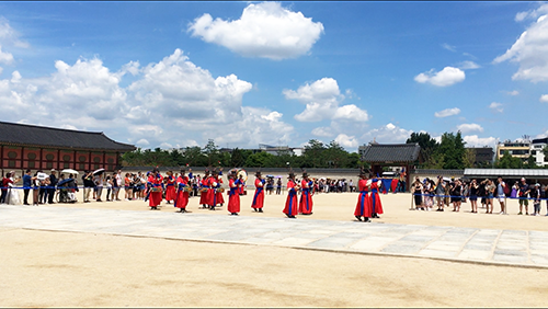 景福宮守門将交代儀式吹打隊入場