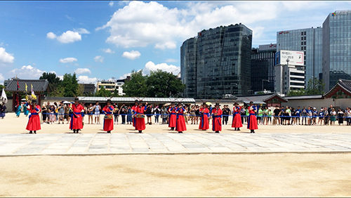 景福宮守門将交代儀式吹打隊入場