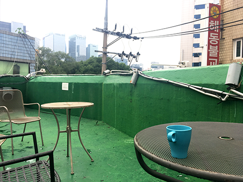 ホテルファクトリー屋上喫煙所