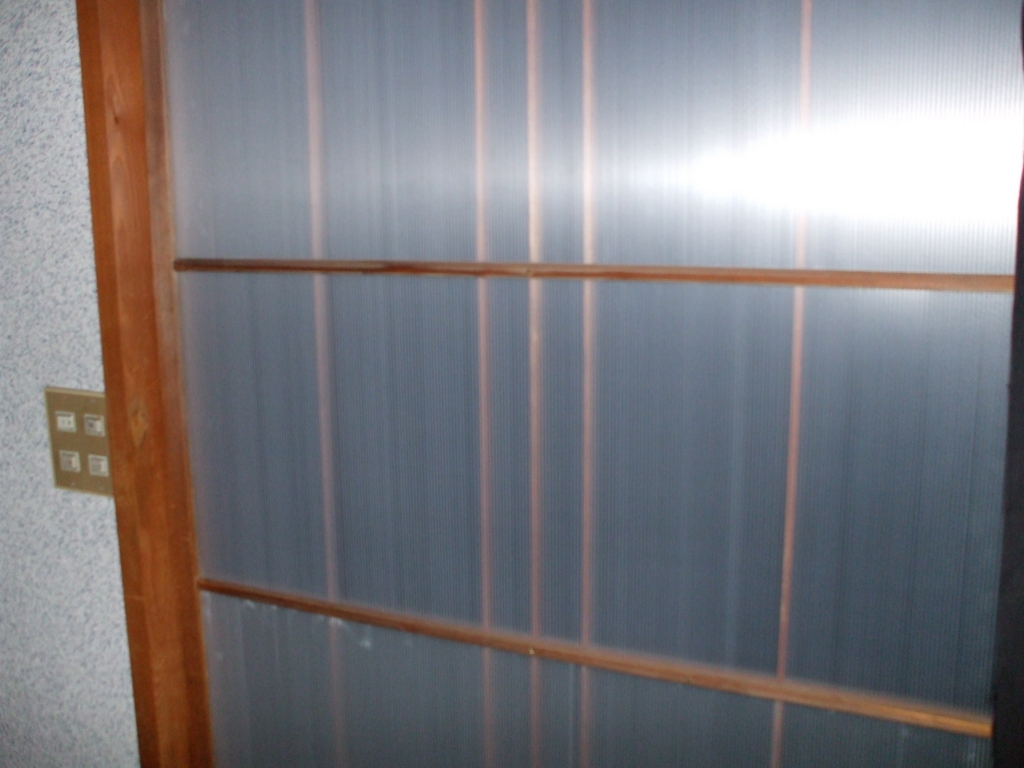 地震対策として 引戸のガラスをプラダンに交換してみた 日々の記録