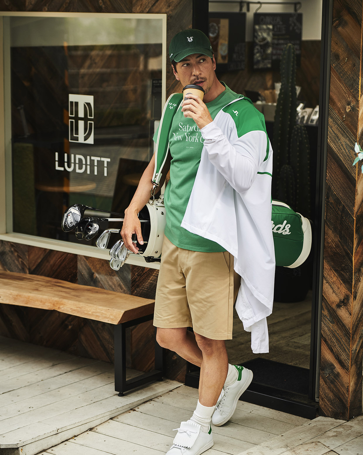 車への積み下ろしも楽々！小型キャディバッグでスマートに - BRUDER