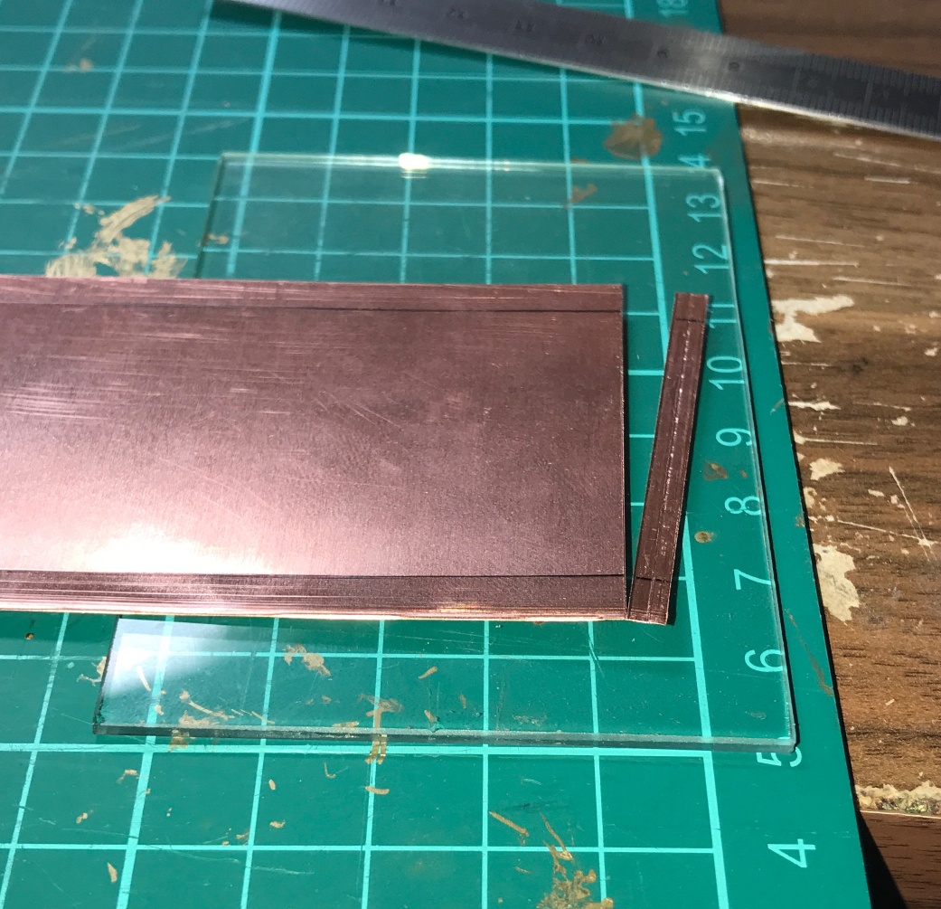 自作室内灯12V用高密度12.5cm銅板4cm＋リード線付き「電球色」43本 L字型銅板の室内灯を作る手順 - tomopinのブログ