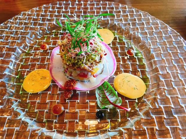 前菜 冷製せせりの黒ビール煮込み~甘酸っぱいお野菜のタルト仕立て~
