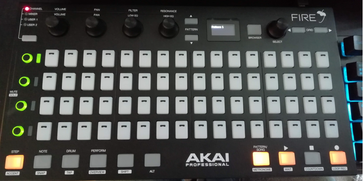 FLstudio専用コントローラーのAKAI FL Fireが届きました