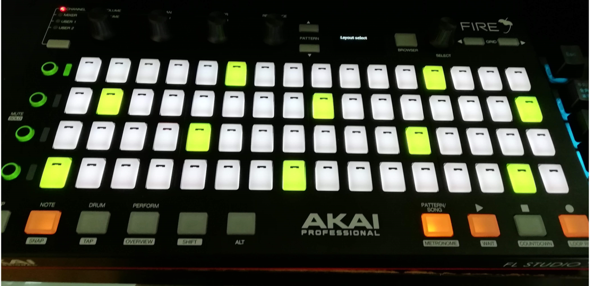 AKAI FIRE FL Studio コントローラー Fire Pad Controller for FL Studio | Akai Pro