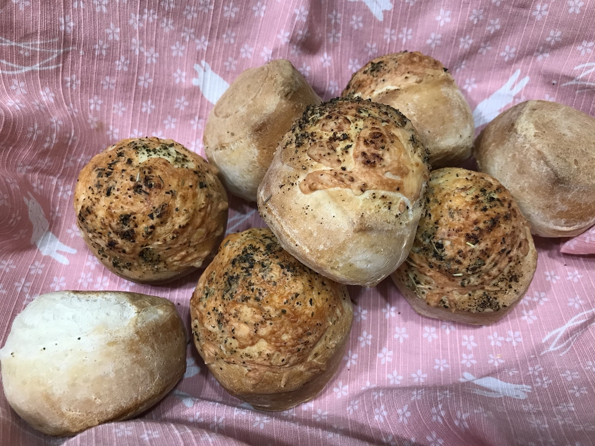 Reweお気に入りトリュフバター、焼き立てパン生地、ハズレだったサテソース ドイツの森の散歩道 2020〜