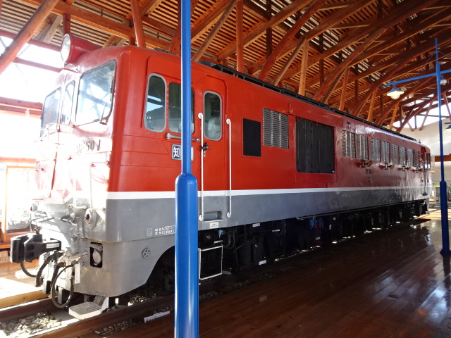 伊予西条の鉄道歴史パークに行きました 2 四国鉄道文化館北館のDF50形