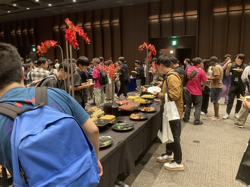 立食形式の様子