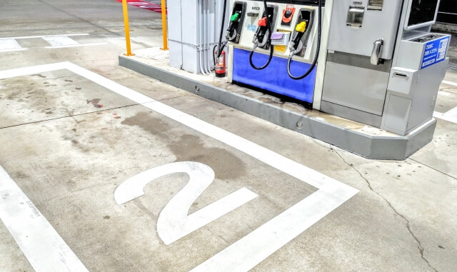 車 エンジンかけっぱなし 何時間 エアコン