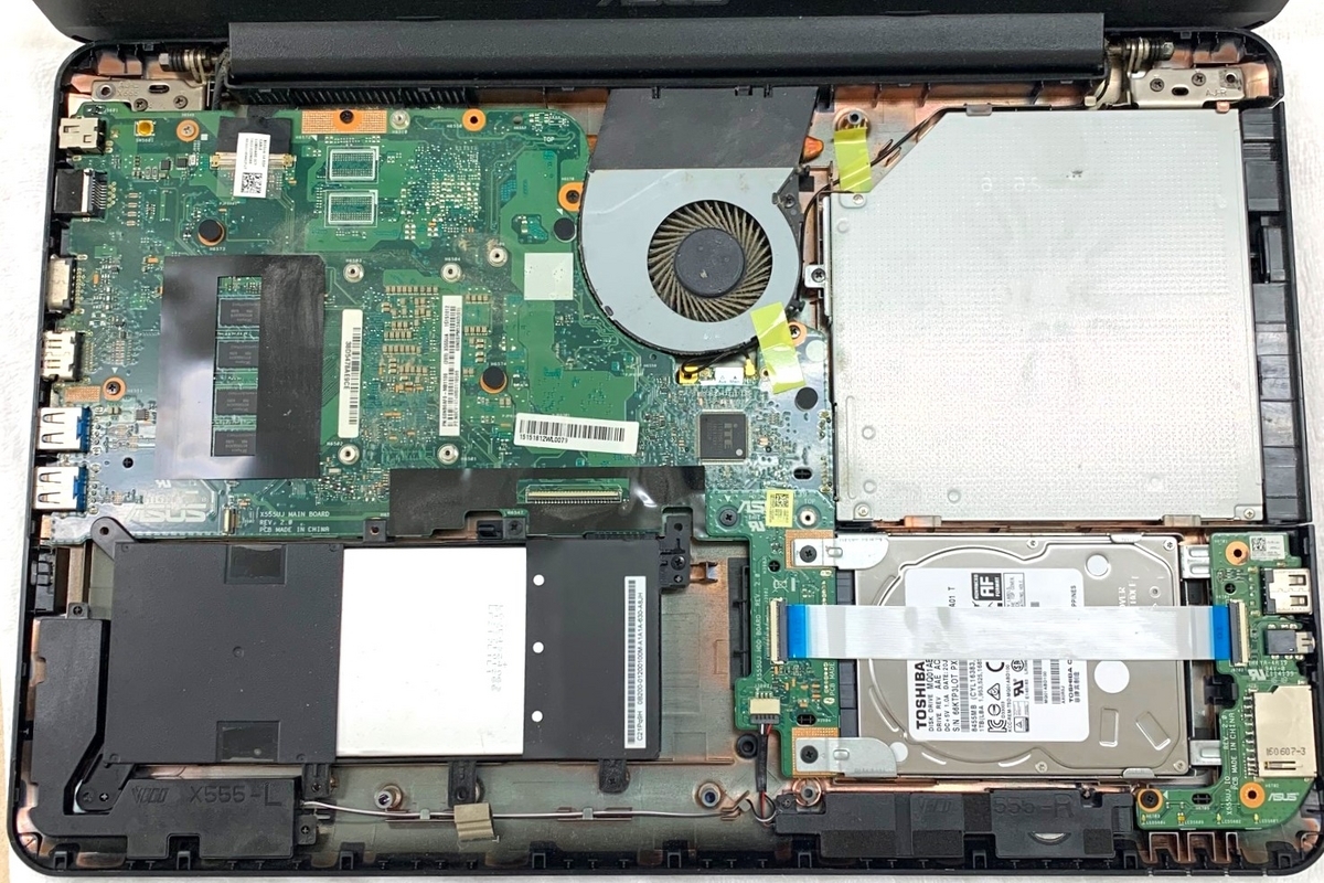 ASUSノートパソコンX555UのハードディスクをSSDに変更 - 銀花