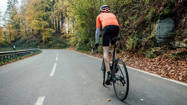 ロードバイクで車道を走る時 無事帰りつくために気をつけている12のこと シルバーリング