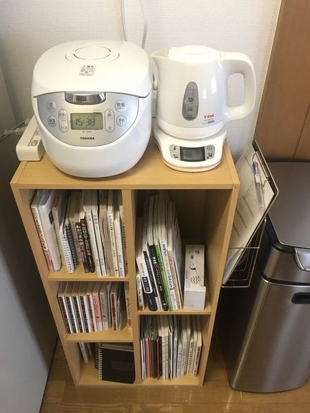 キッチンでカラーボックスを使用