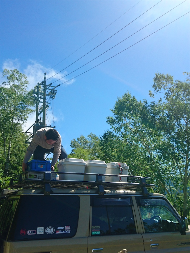 キャンプギア 車の屋根に荷台 ルーフラック をつけて積載アップ アウトドアとランクル 時々 仕事 キャンプギア 車の屋根に荷台 ルーフラック をつけて積載アップ アウトドアとランクル 時々 仕事