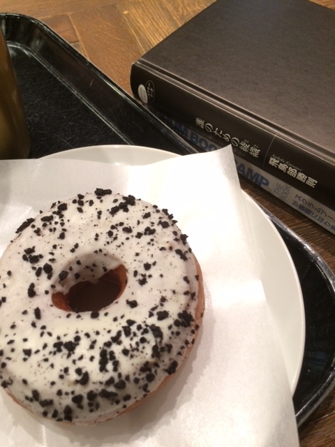 ブラッククランブル＆チーズクリームドーナツ@