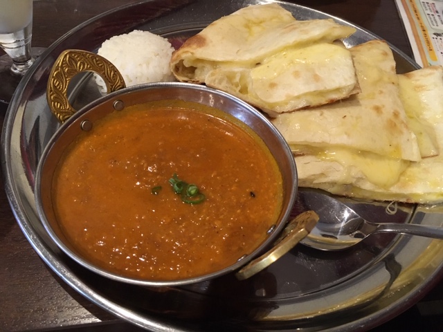 キーマカレーとチーズナン@島之内 バッティ