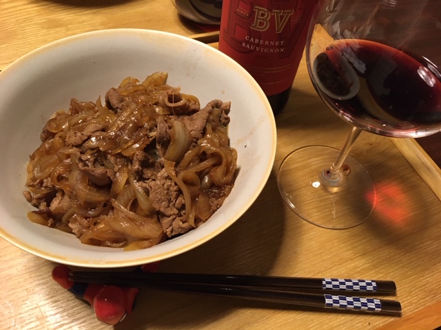 牛丼とBV赤ワイン