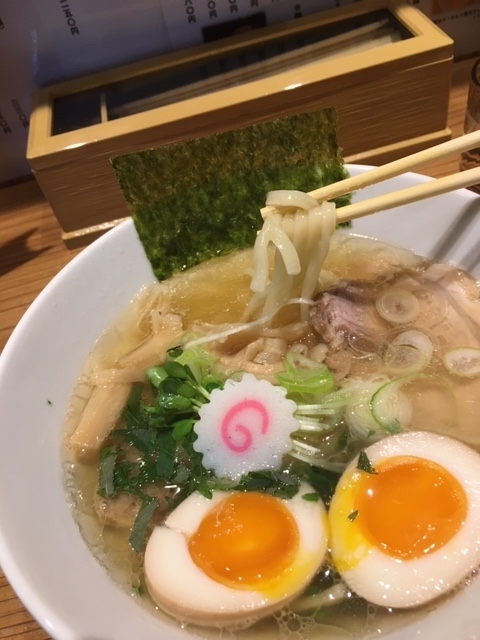 白醤油ラーメン@茨木駅前　らぁめん真