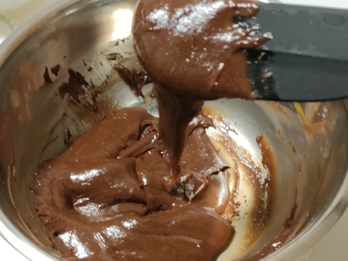 チョコ生地の素の画像