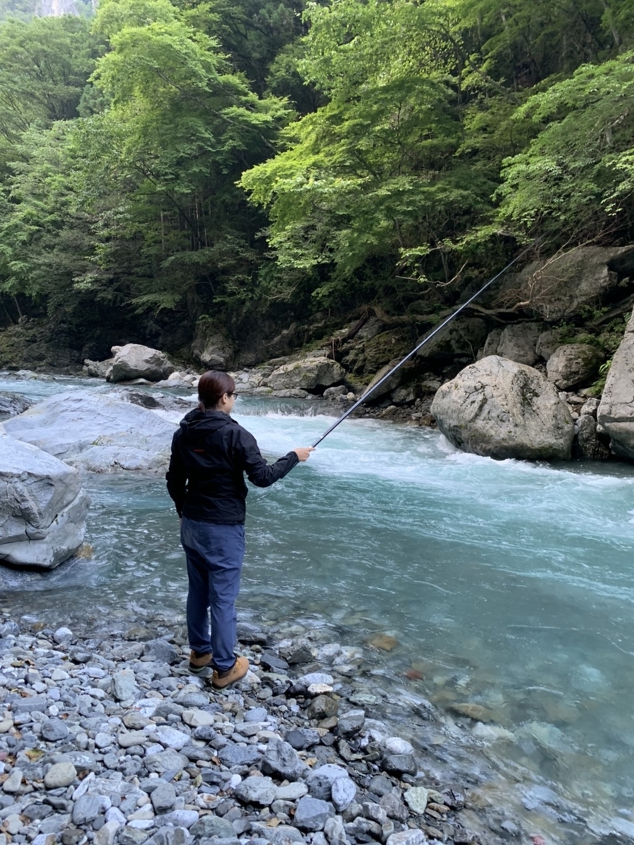 渓流釣りにチャレンジ 日原川 東京奥多摩町 ねーさん団の釣り日記
