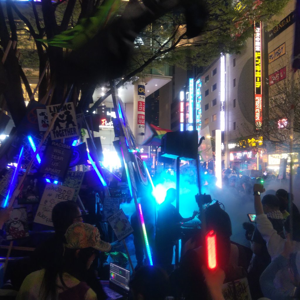 壁が落ちるまで踊れ!!
