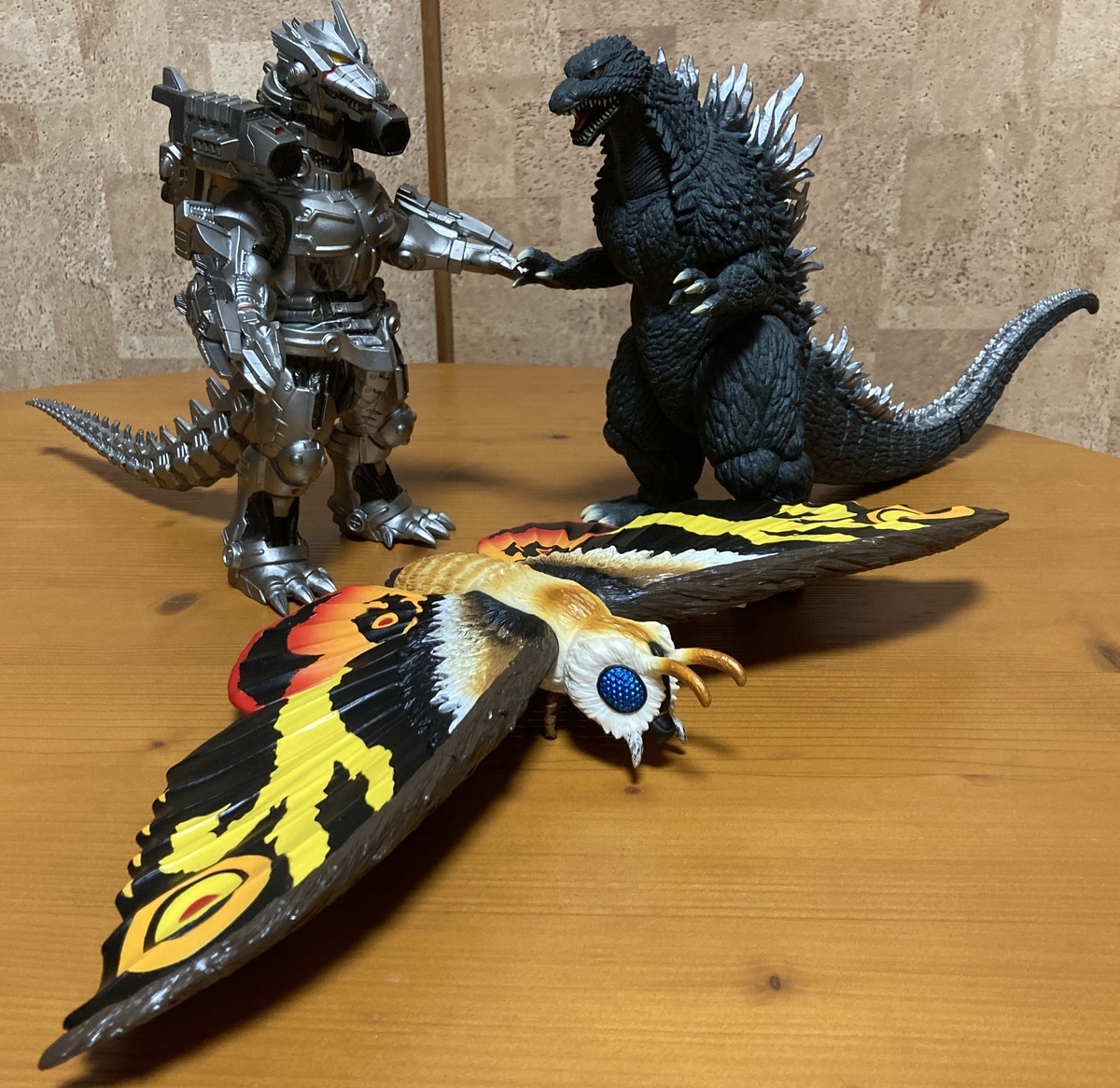旧ム−ビ−モンスターシリ−ズのメカゴジラ（機龍）２体 Amazon.co.jp: [バンダイ(BANDAI)] ムービーモンスターシリーズ