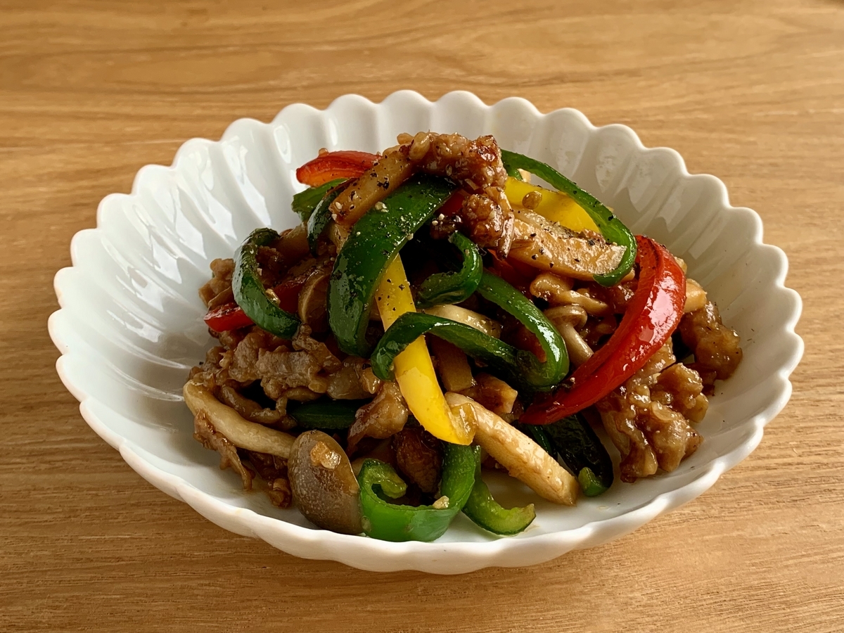 青椒肉絲（チンジャオロース）食品サンプル リアル再現 中華料理ディスプレイ用 青椒肉絲（チンジャオロース）食品サンプル リアル再現 中華料理