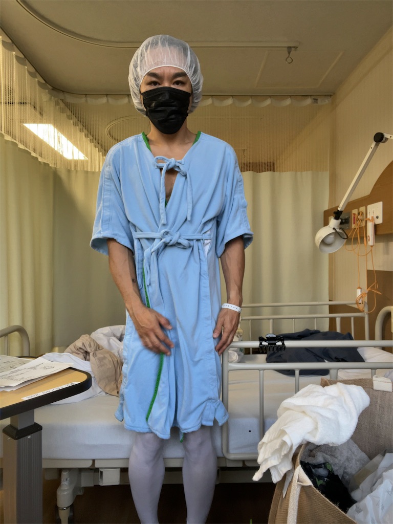 謎のストッキングと やや恥ずかしい手術着 羽鳥商店