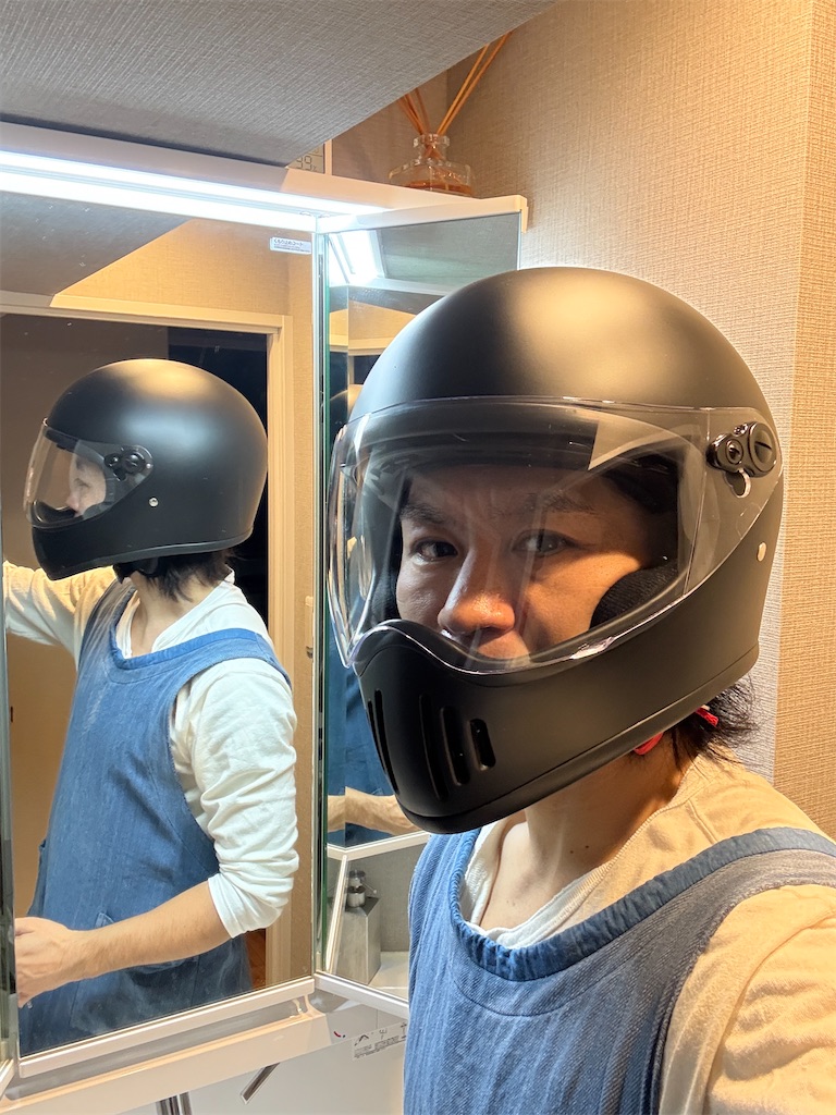 Amazonで新しいヘルメットを買った！ 到着まで約3週間 - 羽鳥商店