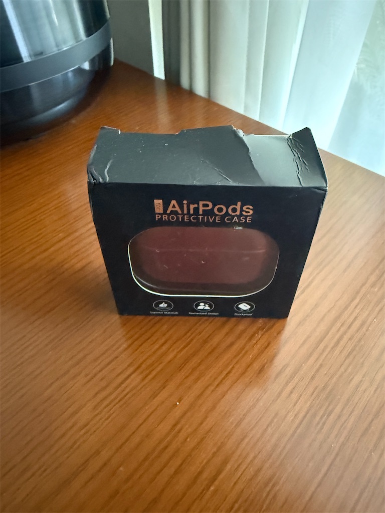 AirPods Pro 3」は即注文。そしてもう届いたクシャクシャの箱のケース