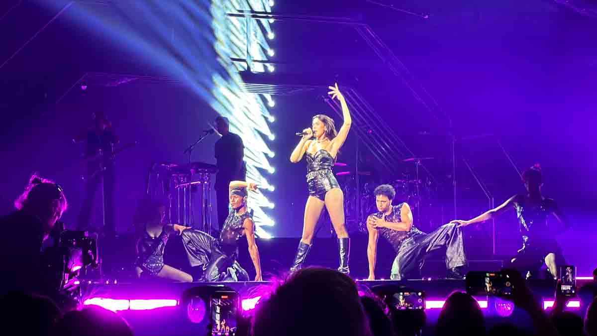 Dua Lipa radical optimism tour