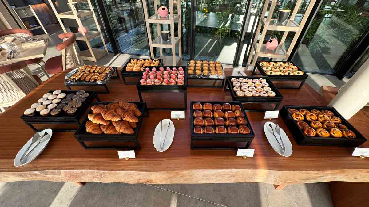 ウォルドーフ・アストリア大阪宿泊記！ヒルトンアメックスプレミアムカードは朝食が無料